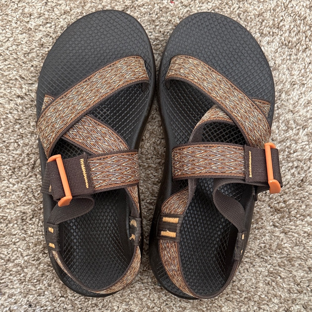 Chacos men’s 9 women’s 10.5